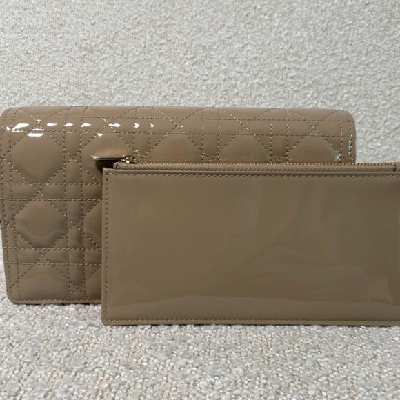 Authentic Dior Lady Dior Hazelnut Patent Cannage Pouch on Chain - Picture 13 of 16